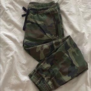 Cropped cargo pants